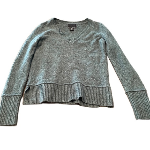 Cynthia Rowley S Green sweater with side slits - Picture 1 of 4